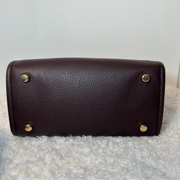 Giftable Coach Dempsey Tote 22 In Signature Canvas With Heart And Star Print - Picture 10 of 15